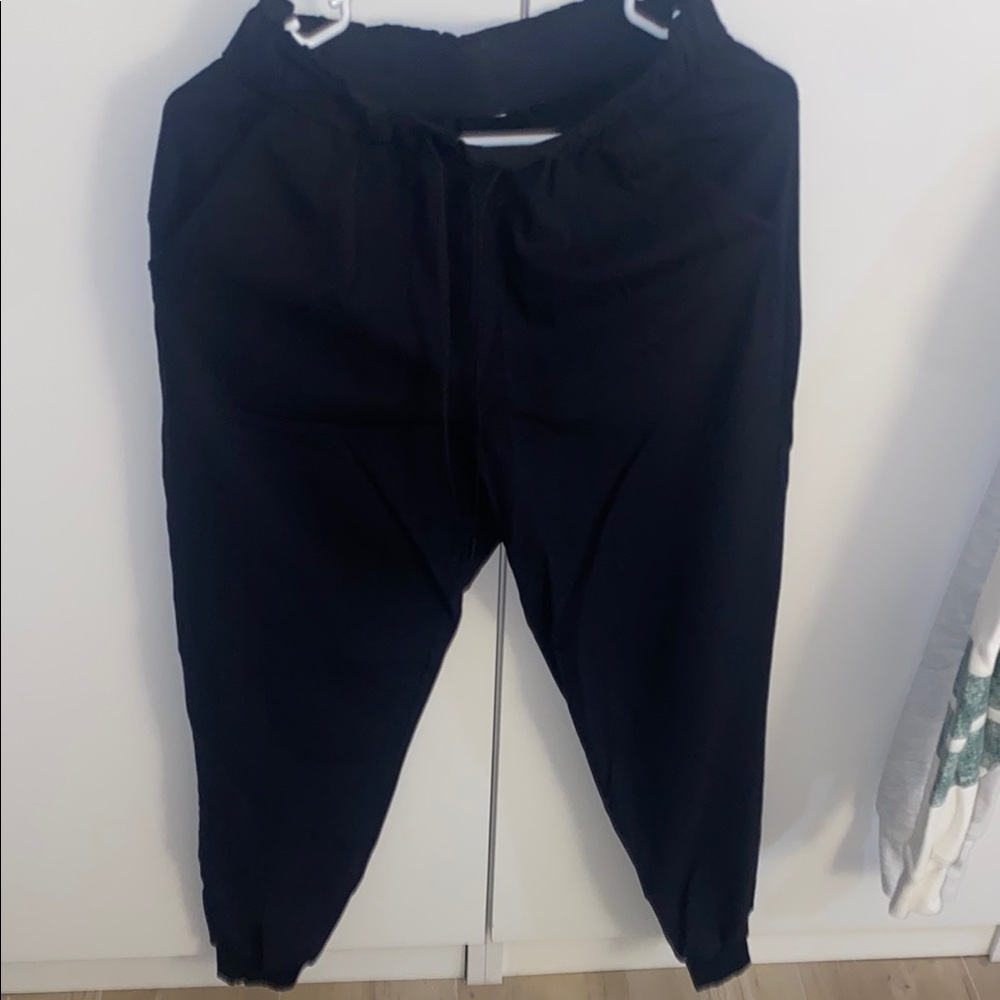 Black lululemon joggers